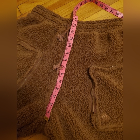 Adidas x Ivy Park teddy shorts. High waist. Brown. Size S Unisex. - Picture 11 of 12